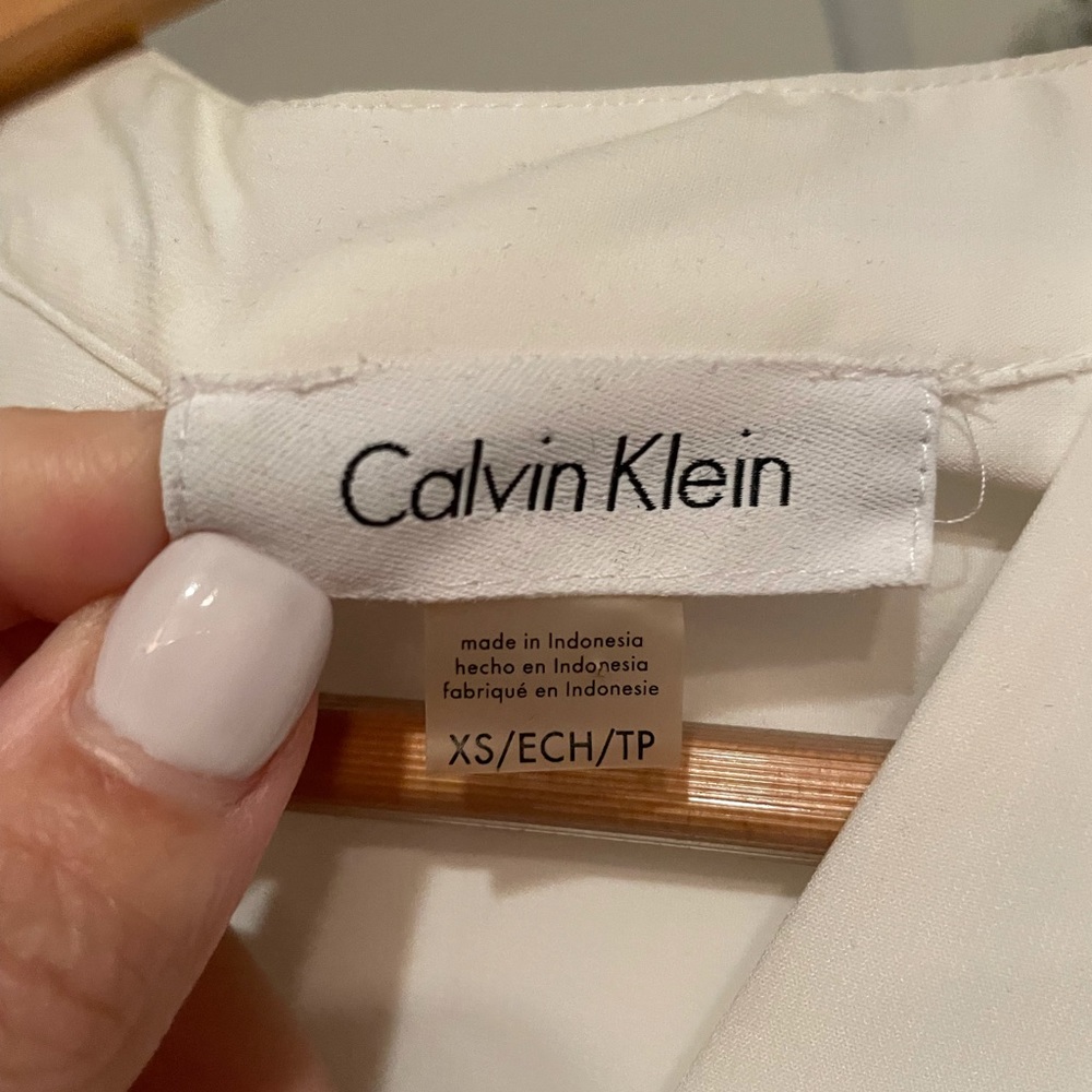 Calvin Klein - Picture 2 of 2